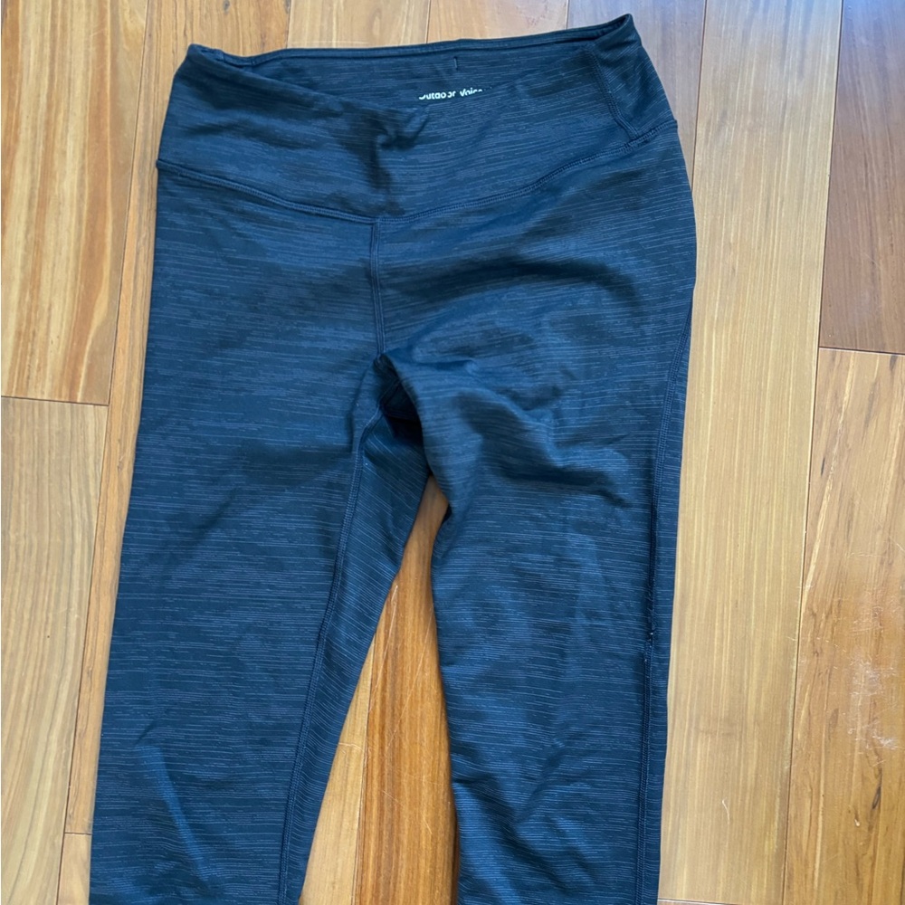 Black 7/8 outdoor voices leggings